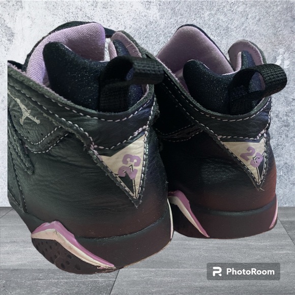 Kids Jordan’s sneakers black 10c GUC - Picture 6 of 9